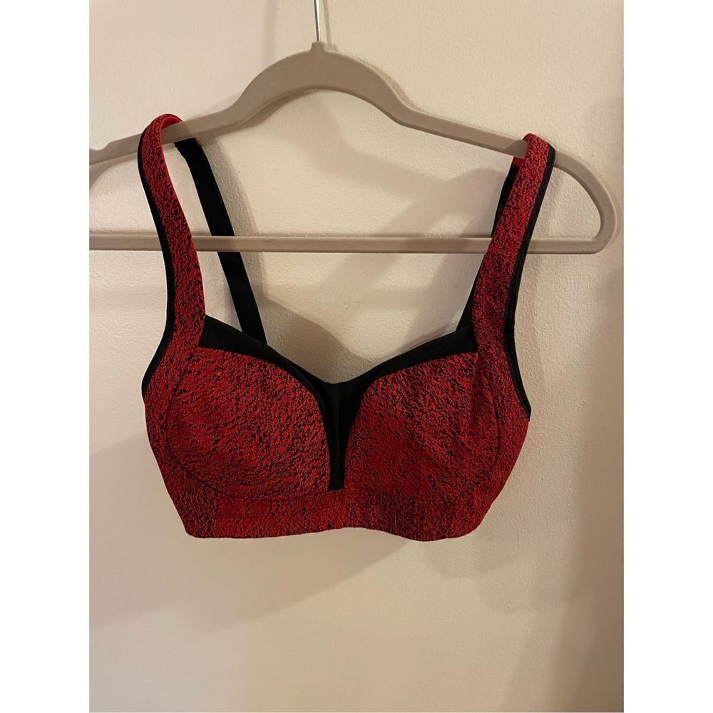 Lululemon Sports Bra (SZ 4)